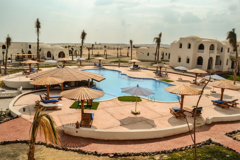 Hotel Aurora Beach Safari Resort