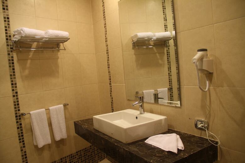 Hotel Aurora Beach Safari Resort