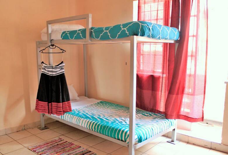 Hostal Urban Backpackers