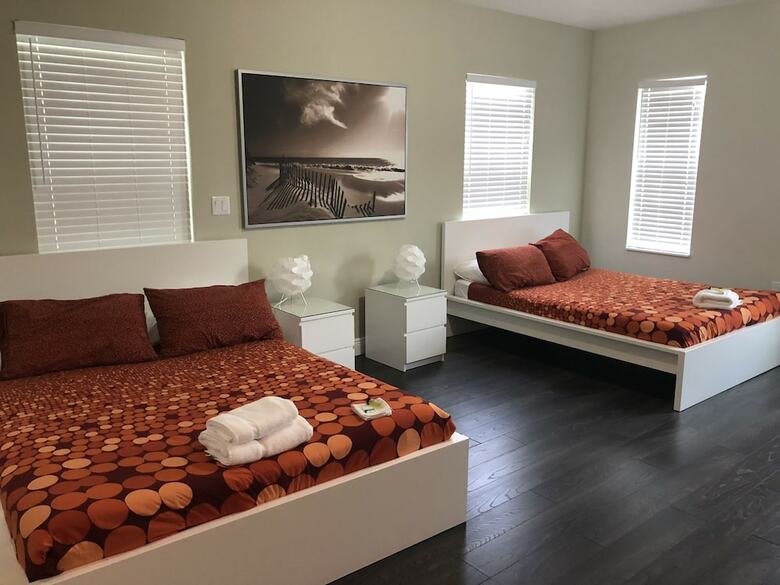 4 Bedroom Home By Ideal Experience Vr