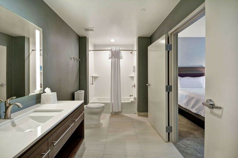 Hotel Home2 Suites By Hilton Plano Legacy West