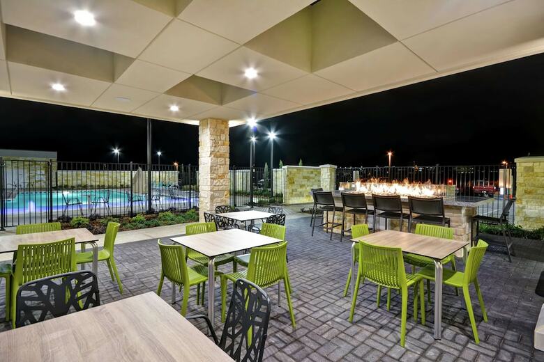Hotel Home2 Suites By Hilton Plano Legacy West