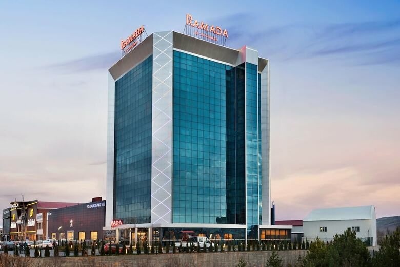 Hotel Ramada By Wyndham Sivas