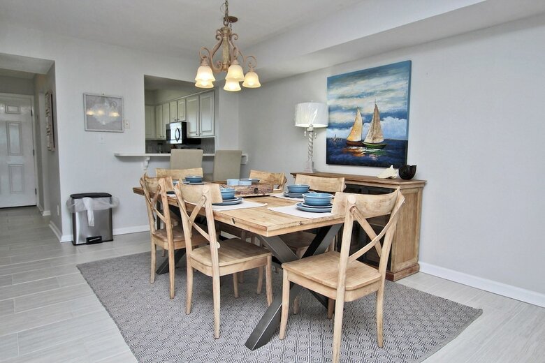 Summerhouse West 207b - Two Bedroom Condo