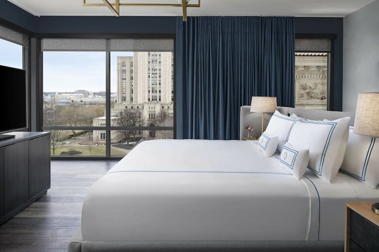 The Oaklander Hotel, Autograph Collection