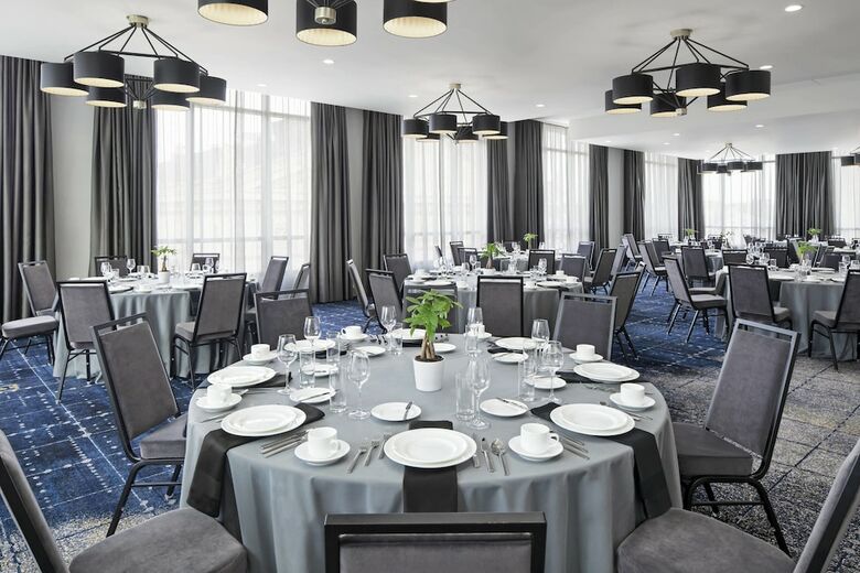 The Oaklander Hotel, Autograph Collection