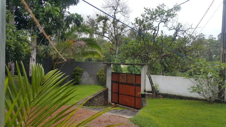 Villa Blue Water Hikkaduwa