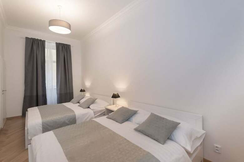 Central Superior Apartments And Suites