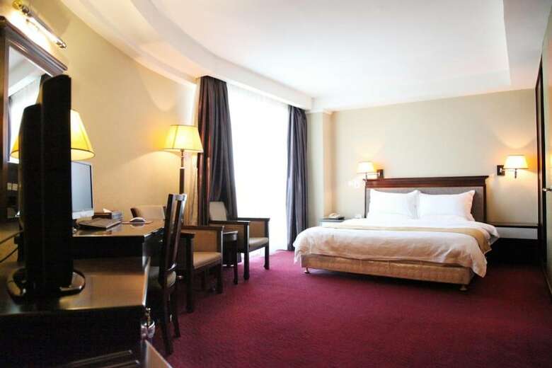 Lifu Hotel - Huang Pu Road Run Du