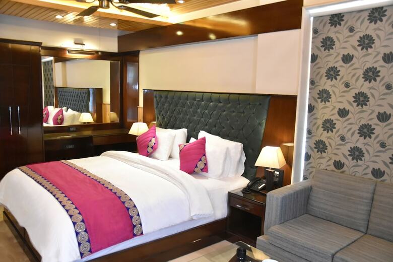 Hotel Wood Castle Grand