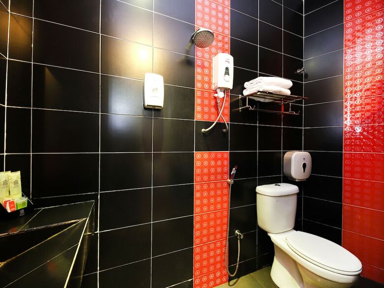 Oyo 893 Hotel Holmes Kelana Jaya