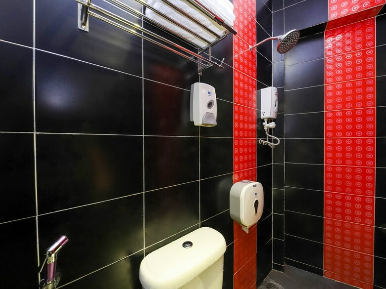Oyo 893 Hotel Holmes Kelana Jaya