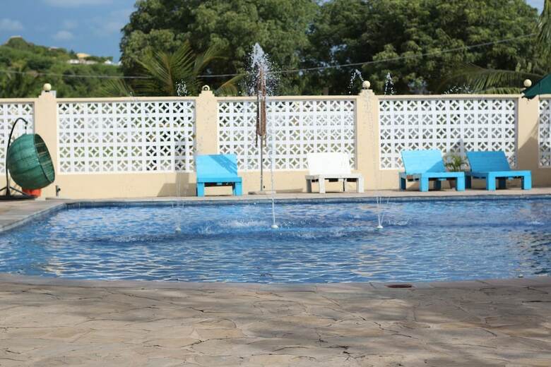 Thamole Lodge