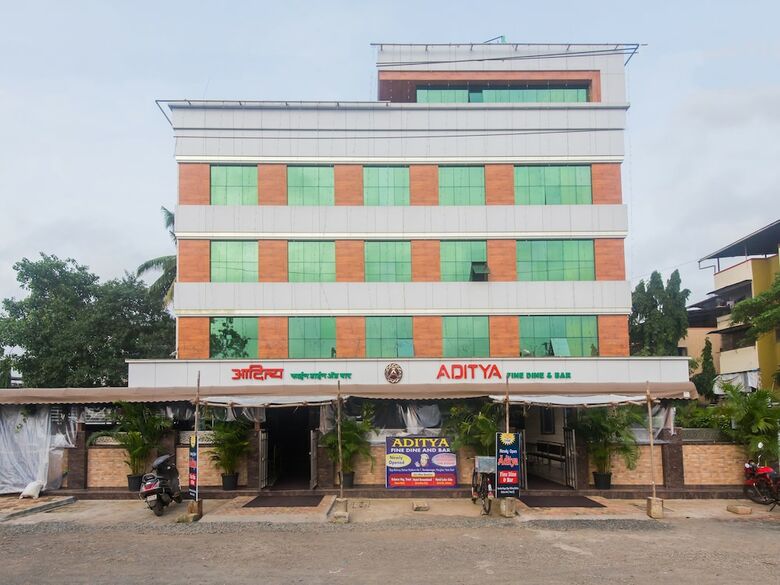 Oyo 16718 Hotel Aditya Residency