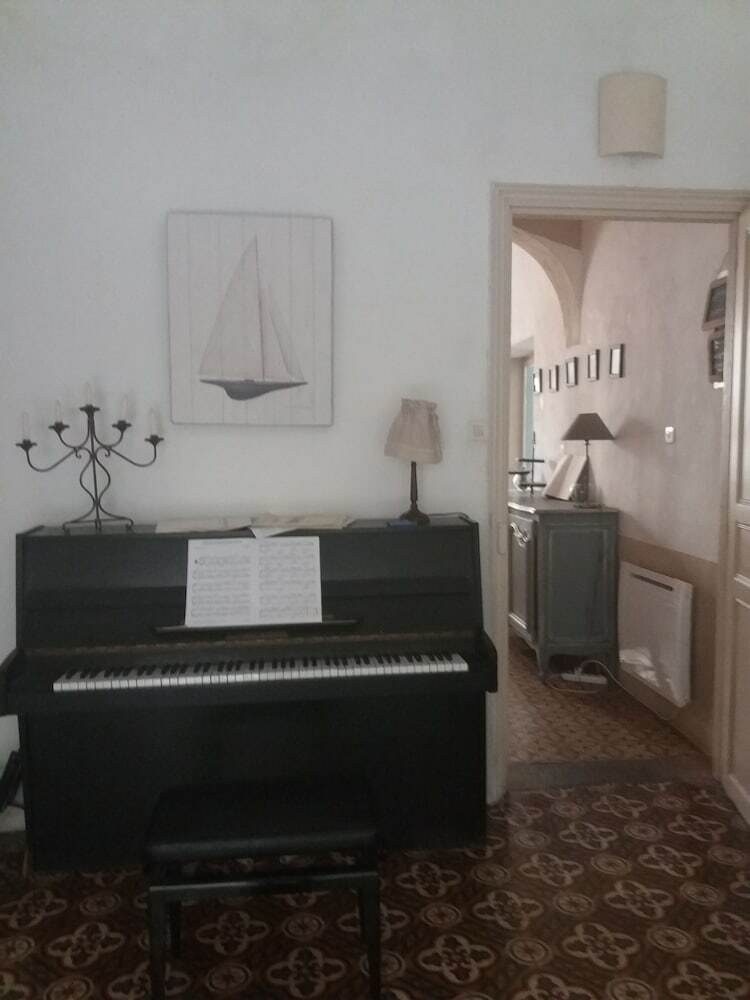 Hotel Le Patio Des Cigales