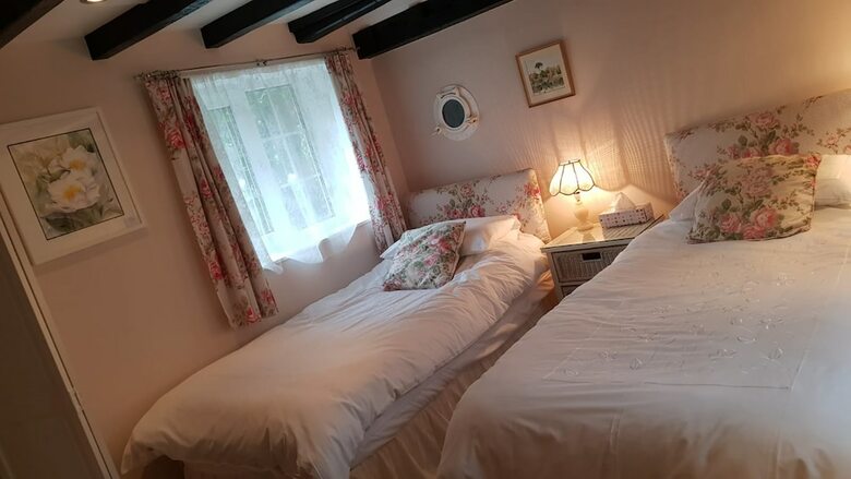 Bed & Breakfast Holly House