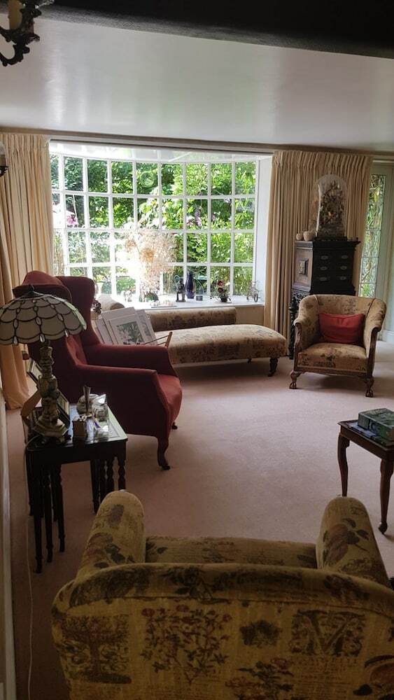 Bed & Breakfast Holly House