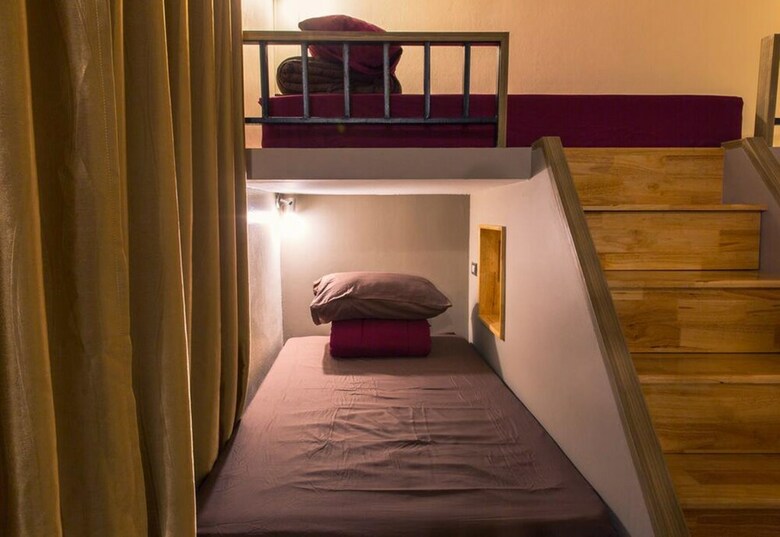 Hostal Sleep Lizm Hostel - Adults Only