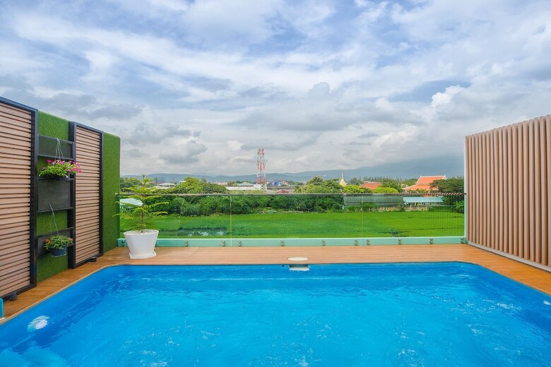 Hotel Pool Suite Chiang Mai
