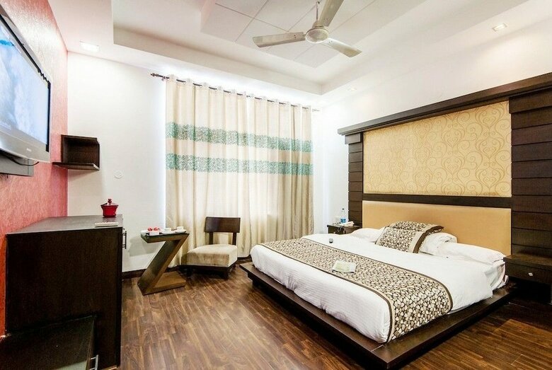 Hotel Maxfort Huda City Centre