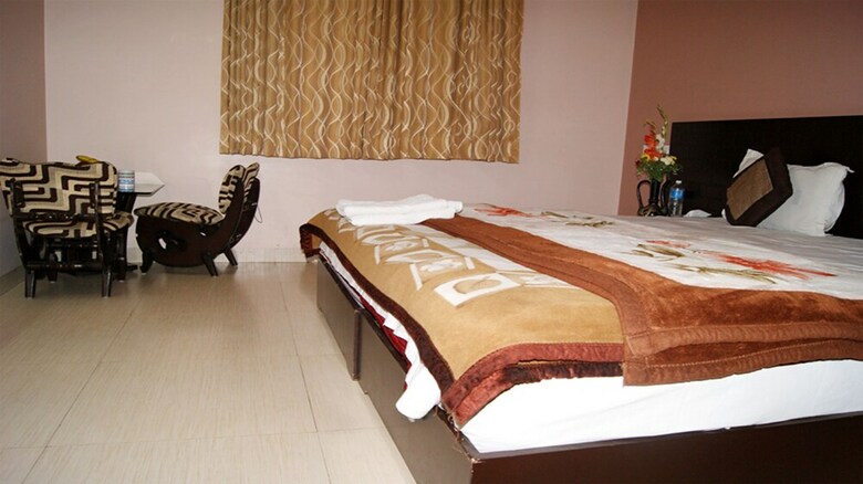 Hotel Maxfort Cyber City