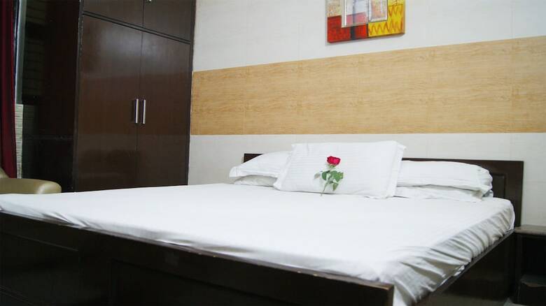 Hotel Maxfort Guest House Delhi