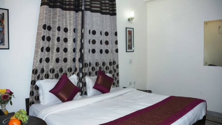 Hotel Maxfort Service Apartment