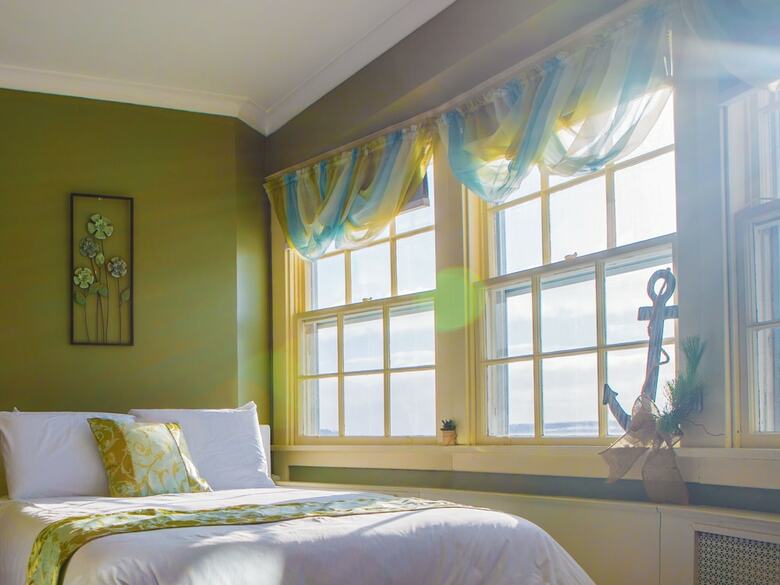 Bed & Breakfast 1 West Inn Waterfront