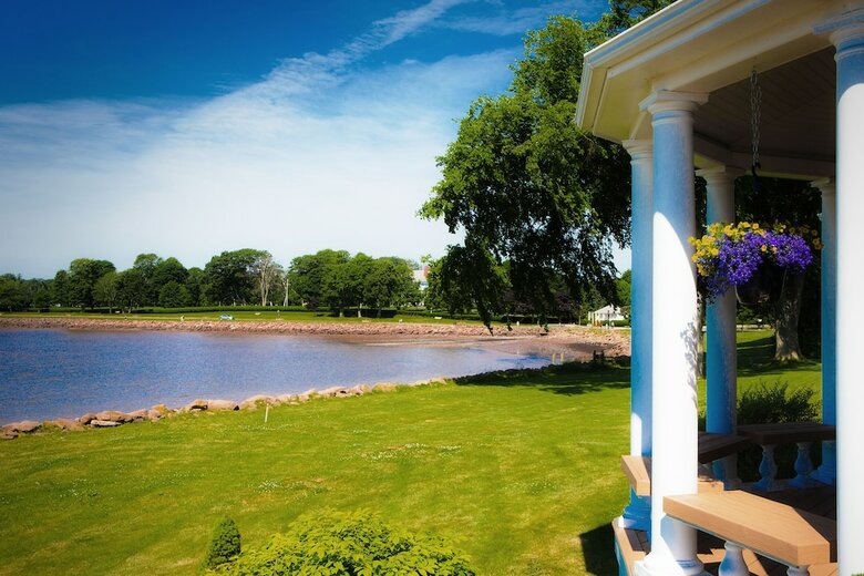 Bed & Breakfast 1 West Inn Waterfront