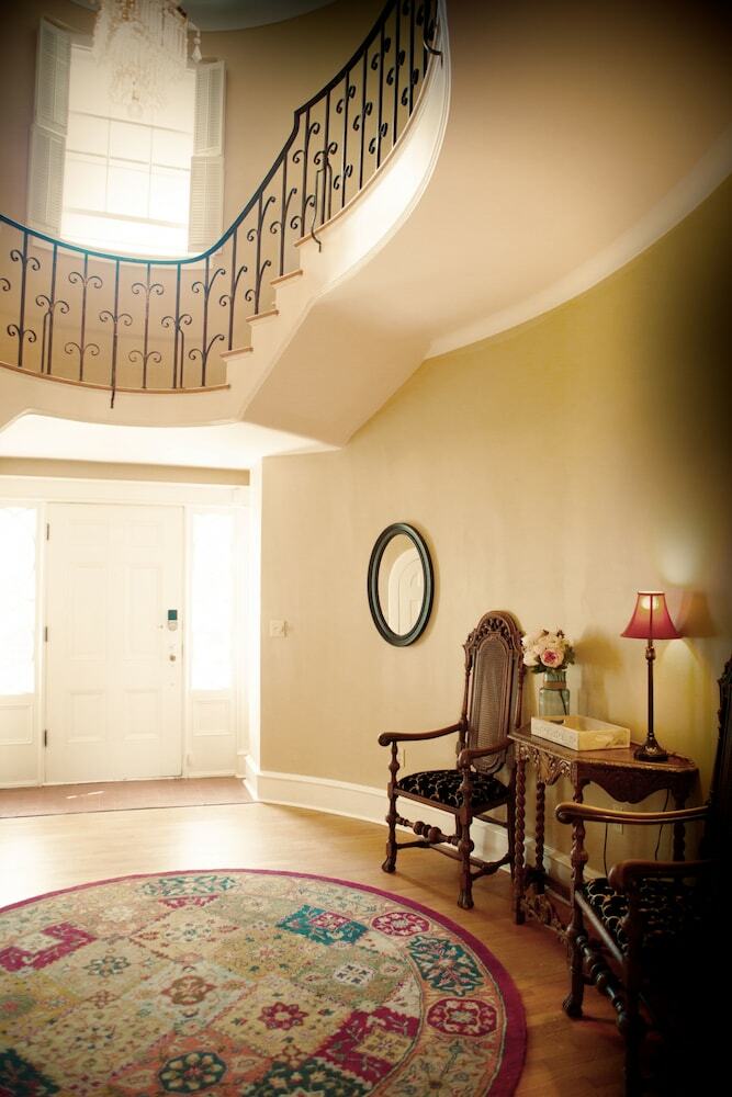 Bed & Breakfast 1 West Inn Waterfront