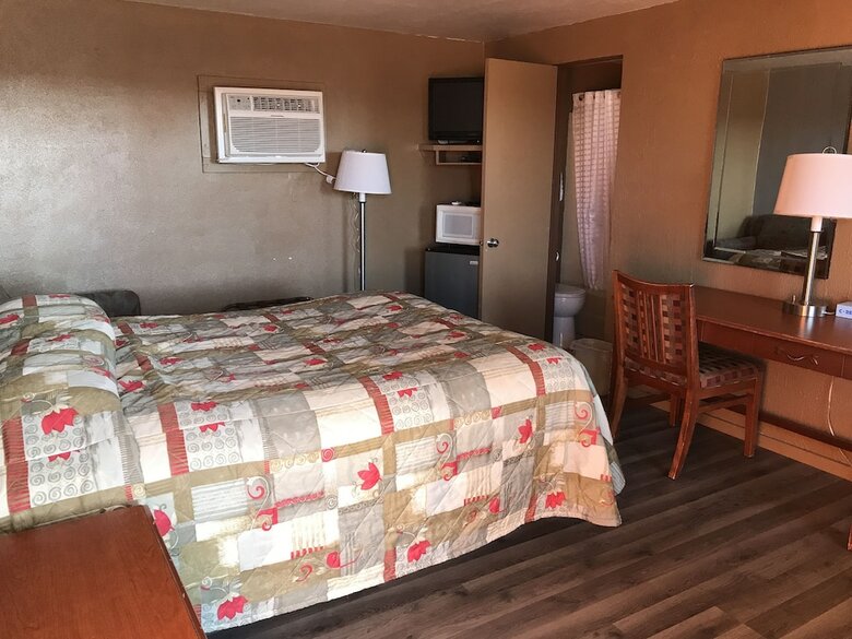 C&h Motel El Dorado Springs