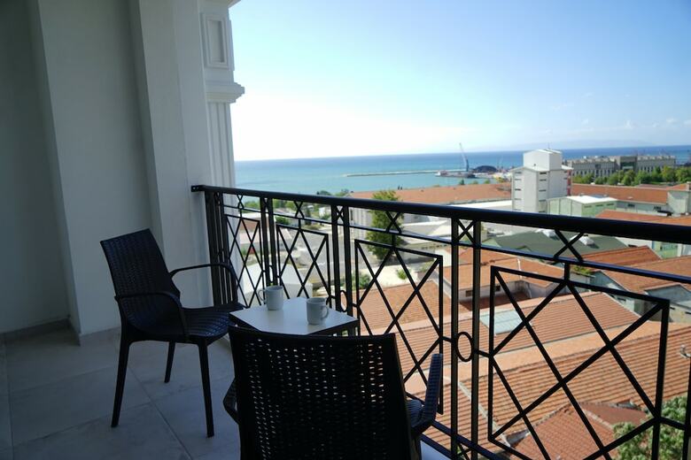 Hotel Des'otel