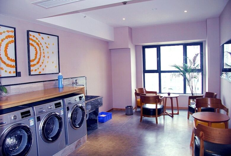 Charm City Kai Guan Hotel
