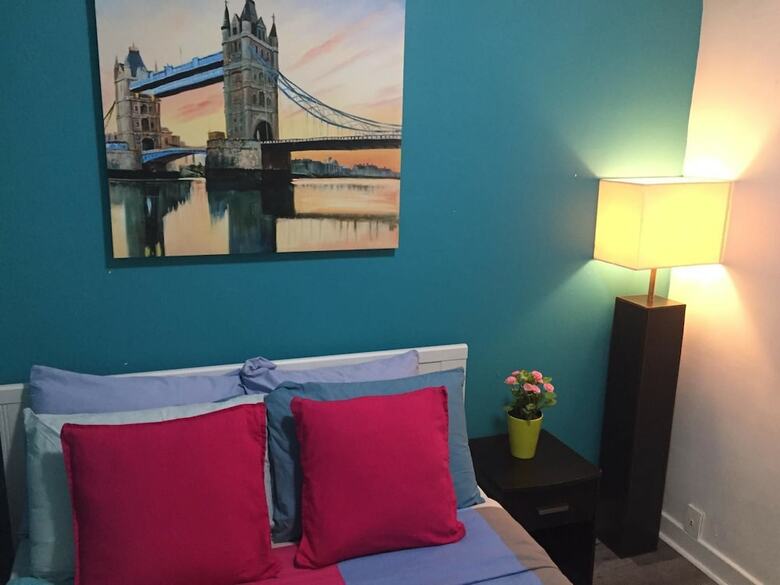 Hotel Gite King Hostels - In Montreal (C�te-saint-paul)