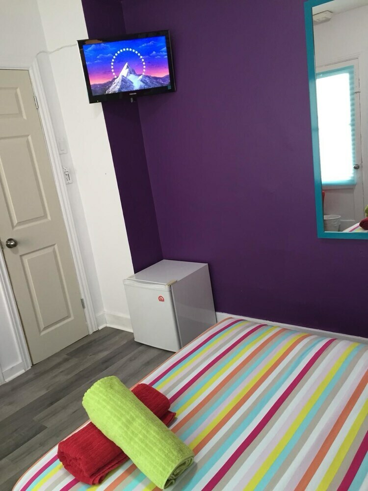 Hotel Gite King Hostels - In Montreal (C�te-saint-paul)