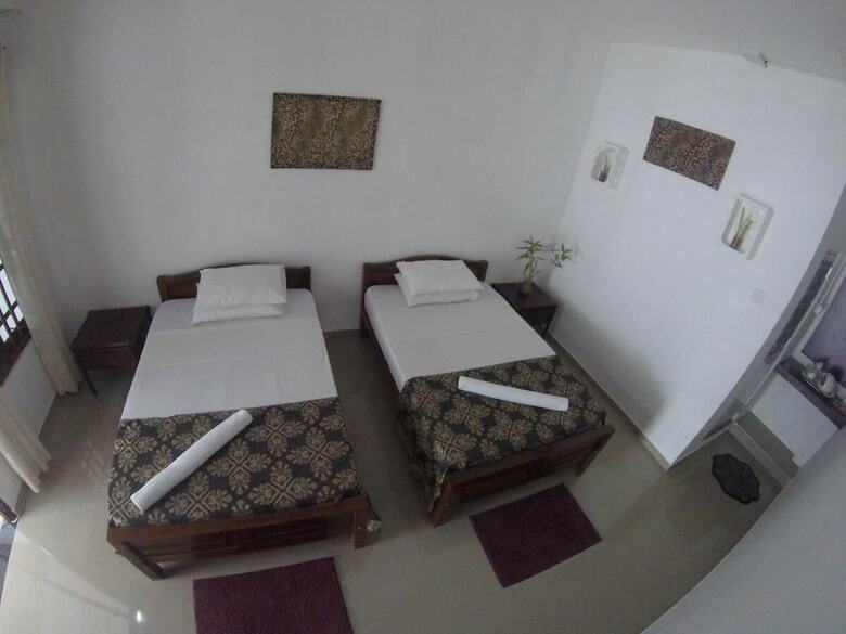 Hotel A To Zee Airport Villa