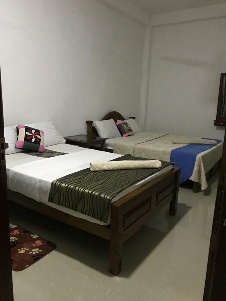Hotel A To Zee Airport Villa