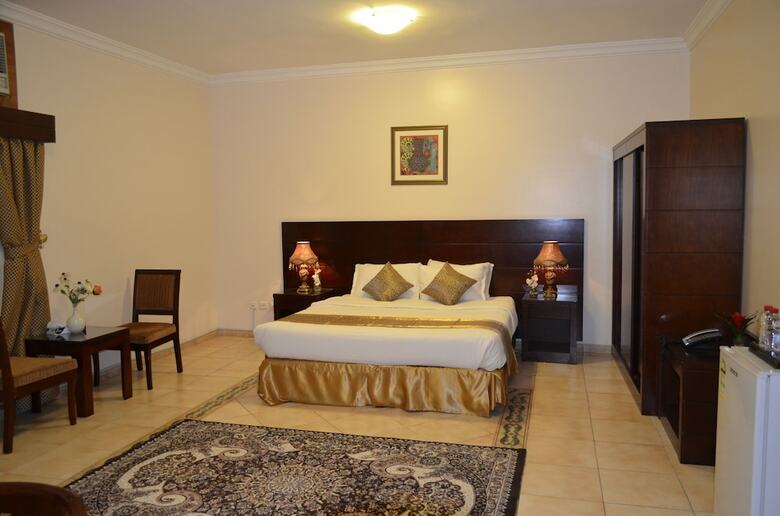 Belle Vue Inn Hotel & Suites