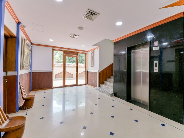 Hotel Oyo 15854 Grand Seasons