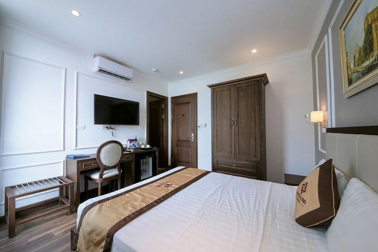 Louisland Hotel
