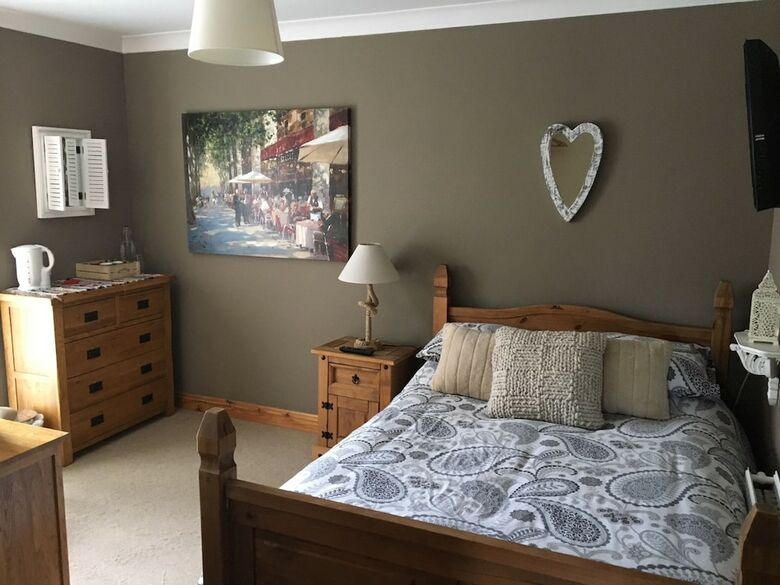 Bed & Breakfast Crossvilla Guest House & Tea Room