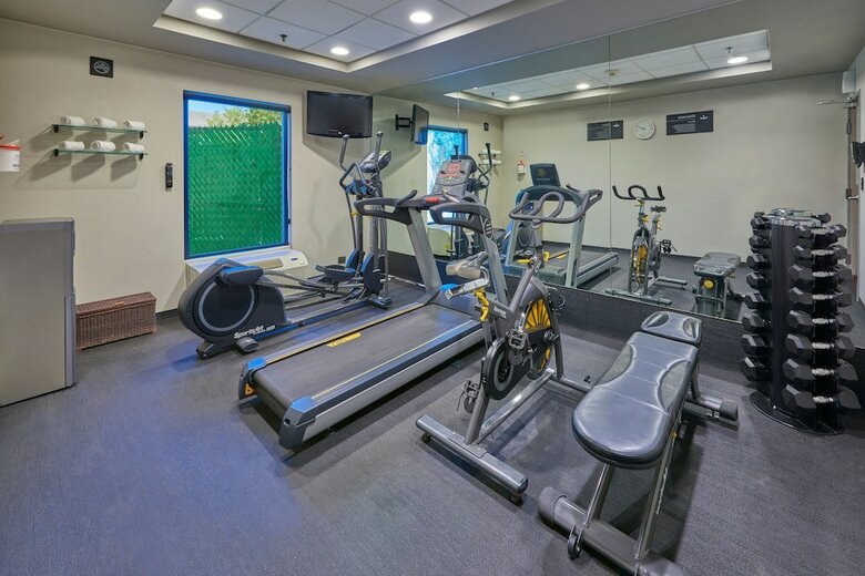 Hotel City Express Saltillo Norte