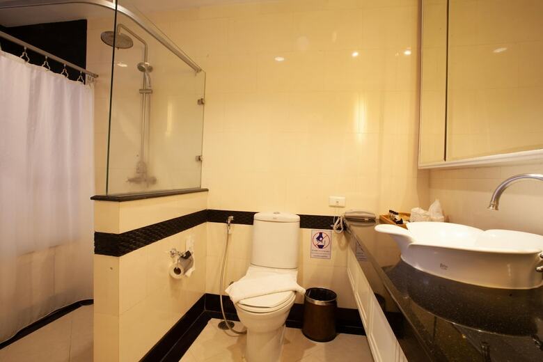 Floral Hotel � Dolphin Circle Pattaya