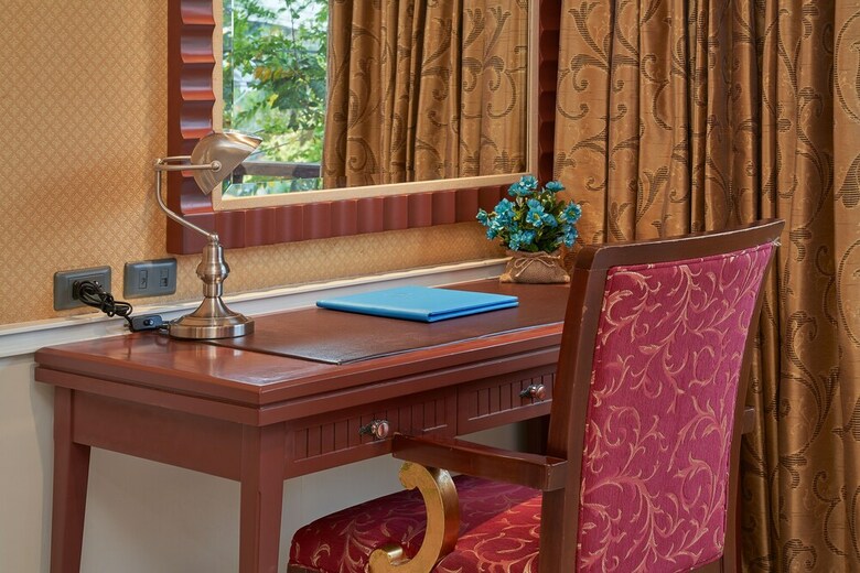 Floral Hotel � Dolphin Circle Pattaya