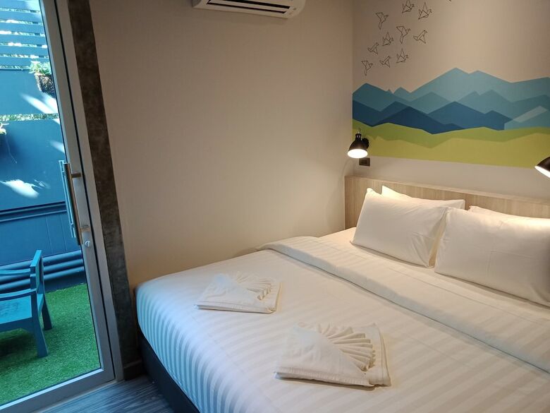 Hostal Lana Beds And Spaces - Hostel