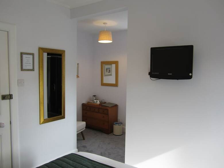 Hotel Ronebhal Guest House