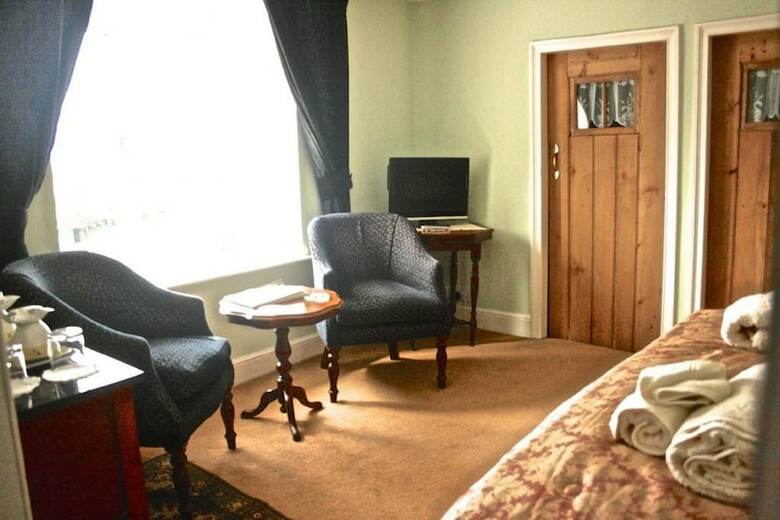 Clotworthy House Bed And Breakfast
