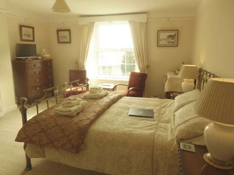 Clotworthy House Bed And Breakfast