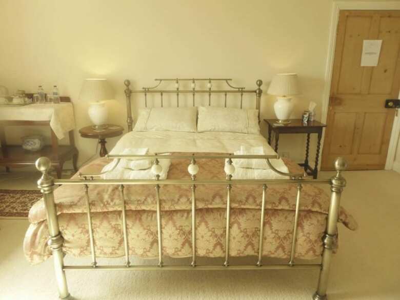 Clotworthy House Bed And Breakfast