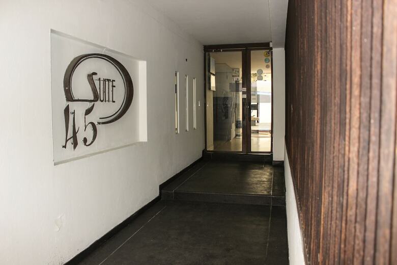 Hotel Suite 45